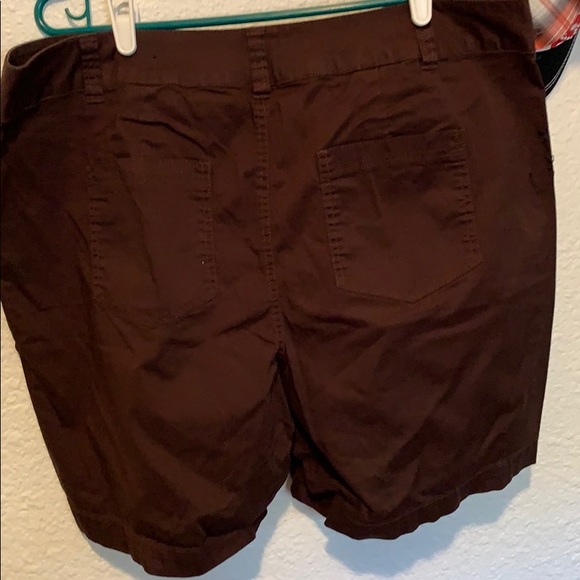 Shorts - Picture 2 of 3